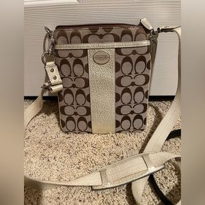 Coach crossbody. Used once. Very good condition.